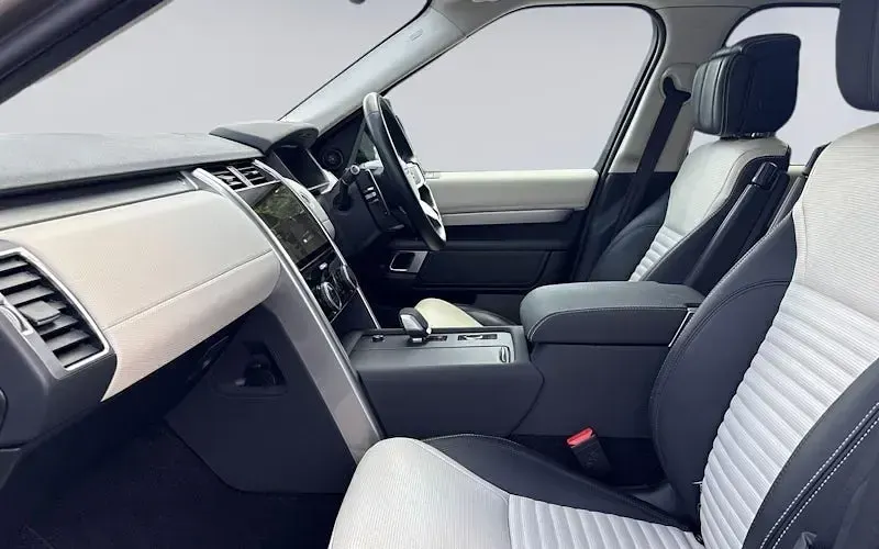 Used Land Rover Discovery 5 HSE Dynamic 349 HP (256 kW) 2025 SUV