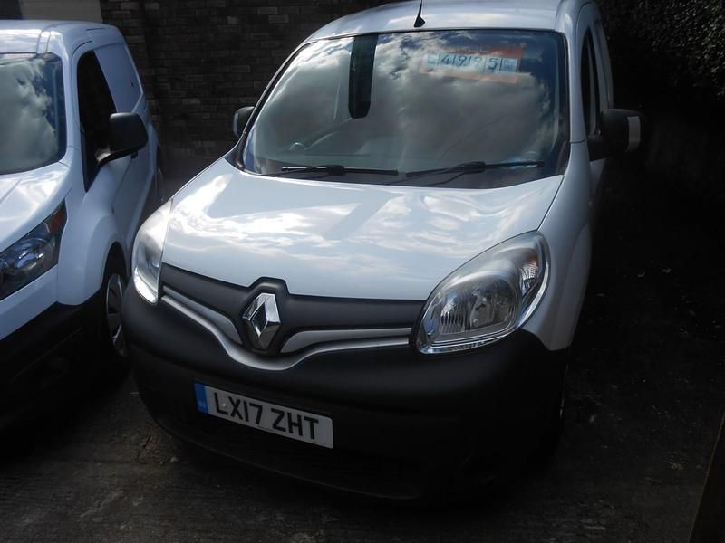 White Used 2017 Renault Kangoo Business MPV | £4,995 (Good price) - Image 1/4