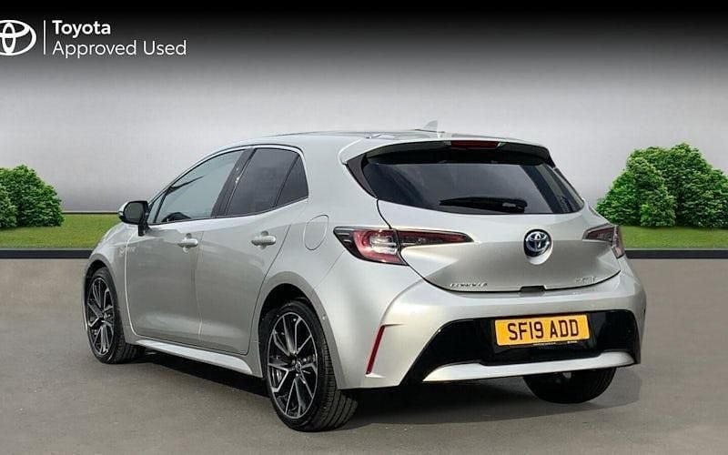 Begagnad Toyota Corolla 122 HK (89 kW) 2022 Halvkombi