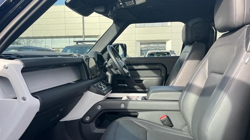 Used Land Rover Defender HSE Dynamic 350 HP (257 kW) 2025 Black SUV