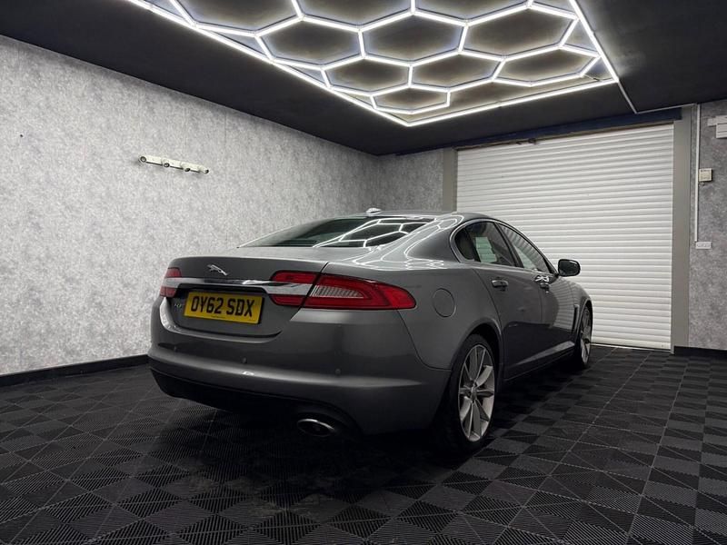 Second-hand Jaguar XF Premium Luxury 2012 Gri Berlinǎ