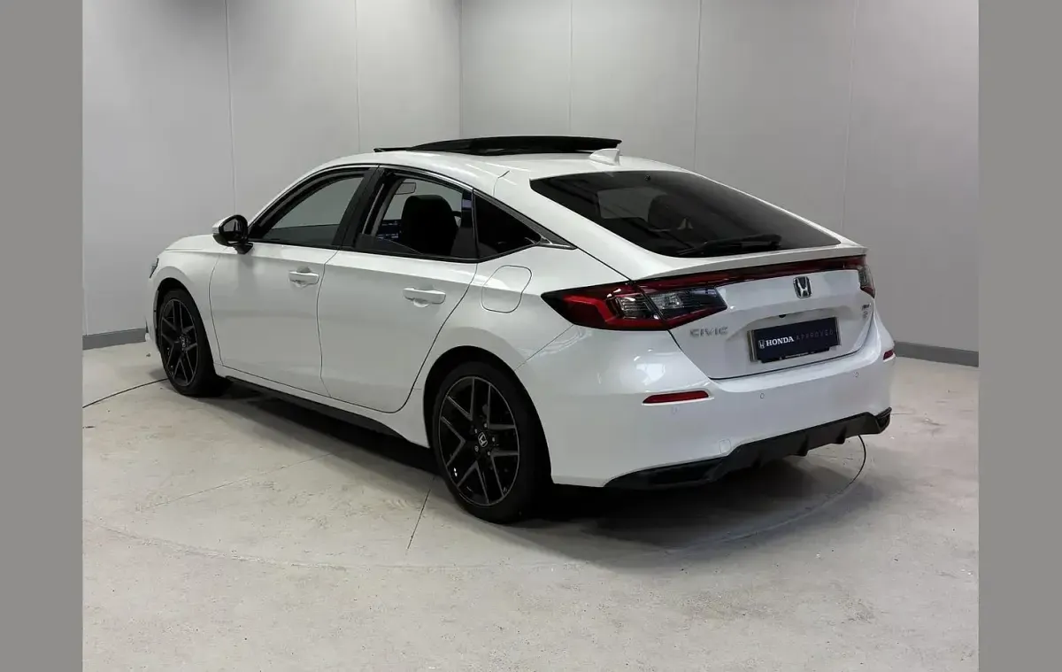 Used Honda Civic Advance 184 HP (135 kW) 2022 White Hatchback