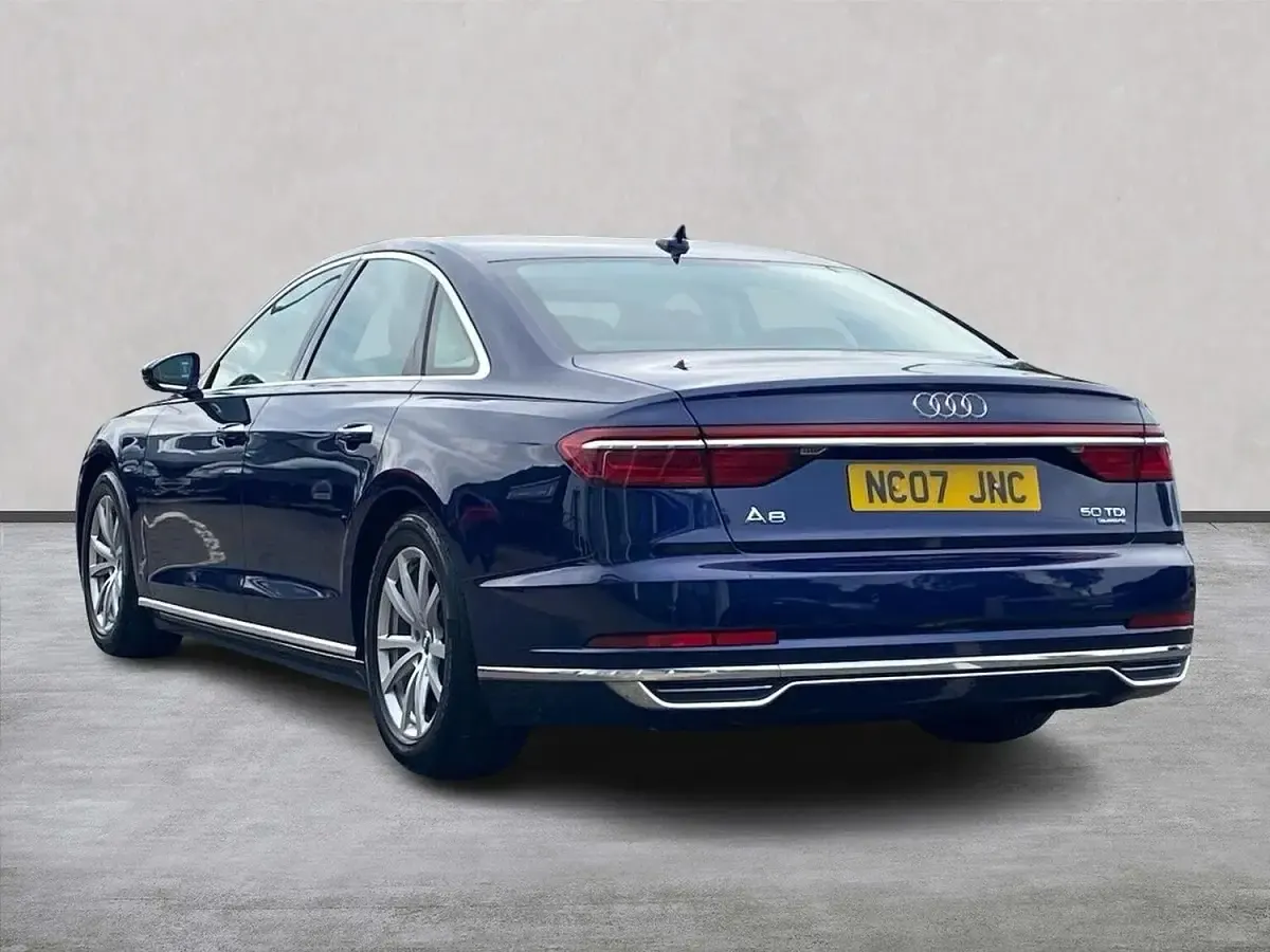 Used Audi A8 Premium 286 HP (210 kW) 2018 Blue Sedan