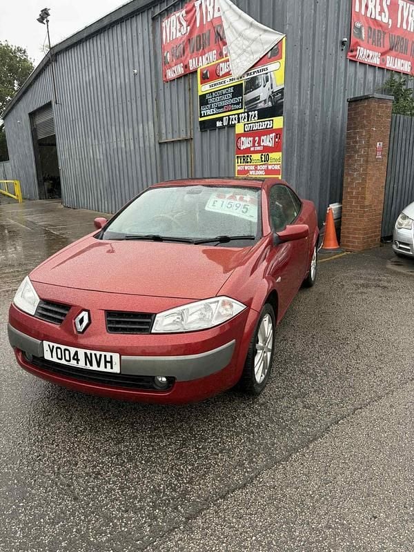 Red Used 2004 Renault Mégane Cabriolet Privilege Cabriolet | £1,595 - Image 1/4