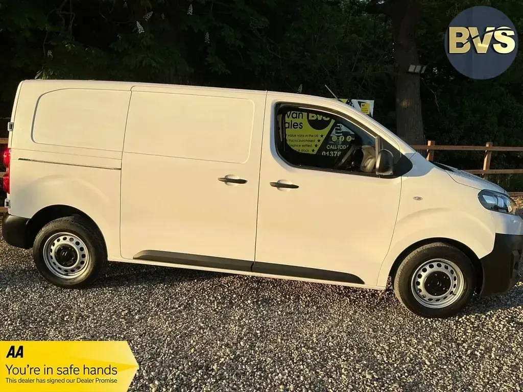 Usado Citroën Dispatch 2023 Branco Monovolume