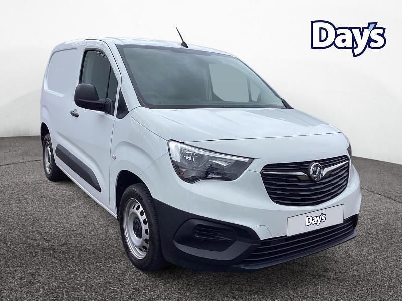 Used Vauxhall Combo 100 HP (73 kW) 2021 White Van