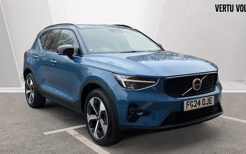 Used 2026 Volvo XC40 Plus SUV | £32,625 (Fair price) - Image 1/4