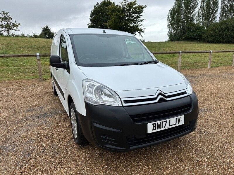 White Used 2017 Citroën Berlingo MPV | £7,975 (Good price) - Image 1/4