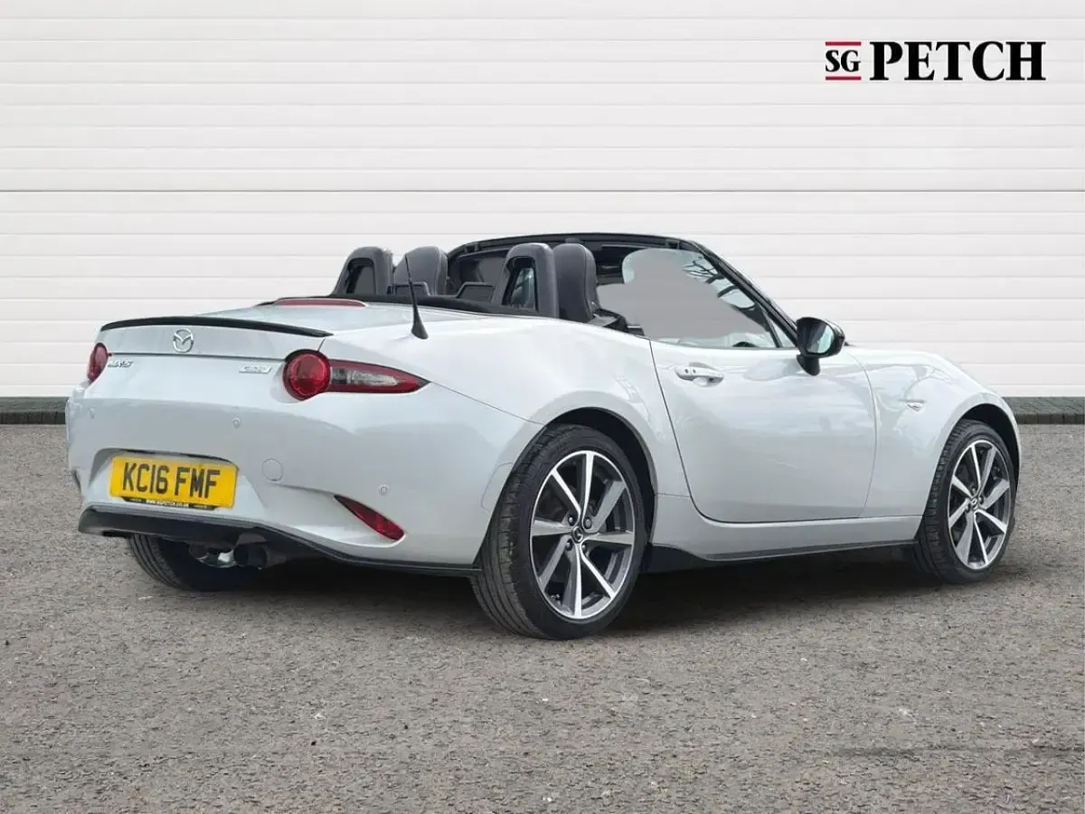Used Mazda MX5 Inclusive 158 HP (116 kW) 2016 Grey Cabriolet