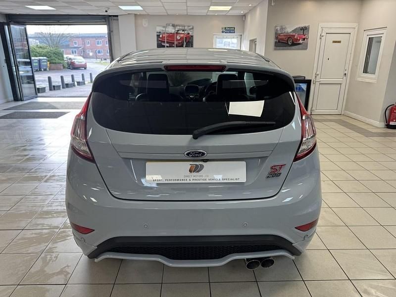 Used Ford Fiesta ST200 200 HP (147 kW) 2017 Grey Hatchback