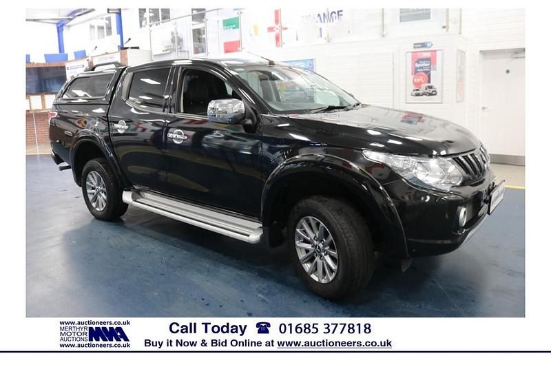 Used Mitsubishi L200 180 HP (132 kW) 2019 Black Pickup