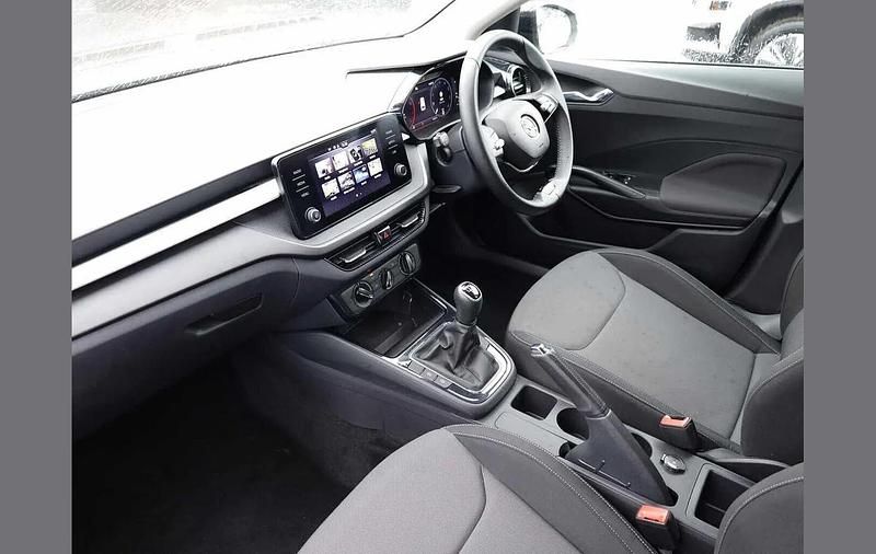 Used Skoda Fabia Colour Edition 79 HP (58 kW) 2023 Silver Hatchback