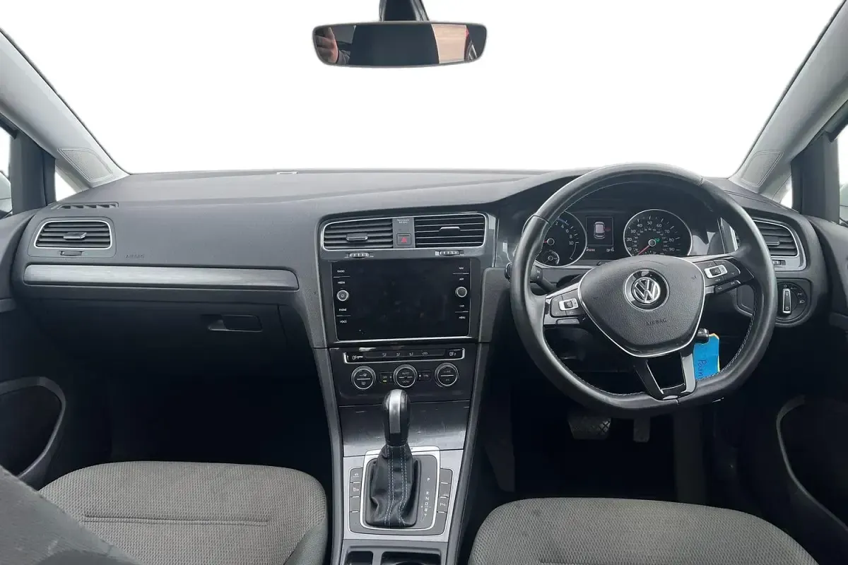Used VW e-Golf 99 kW (135 HP) 2019 White Hatchback