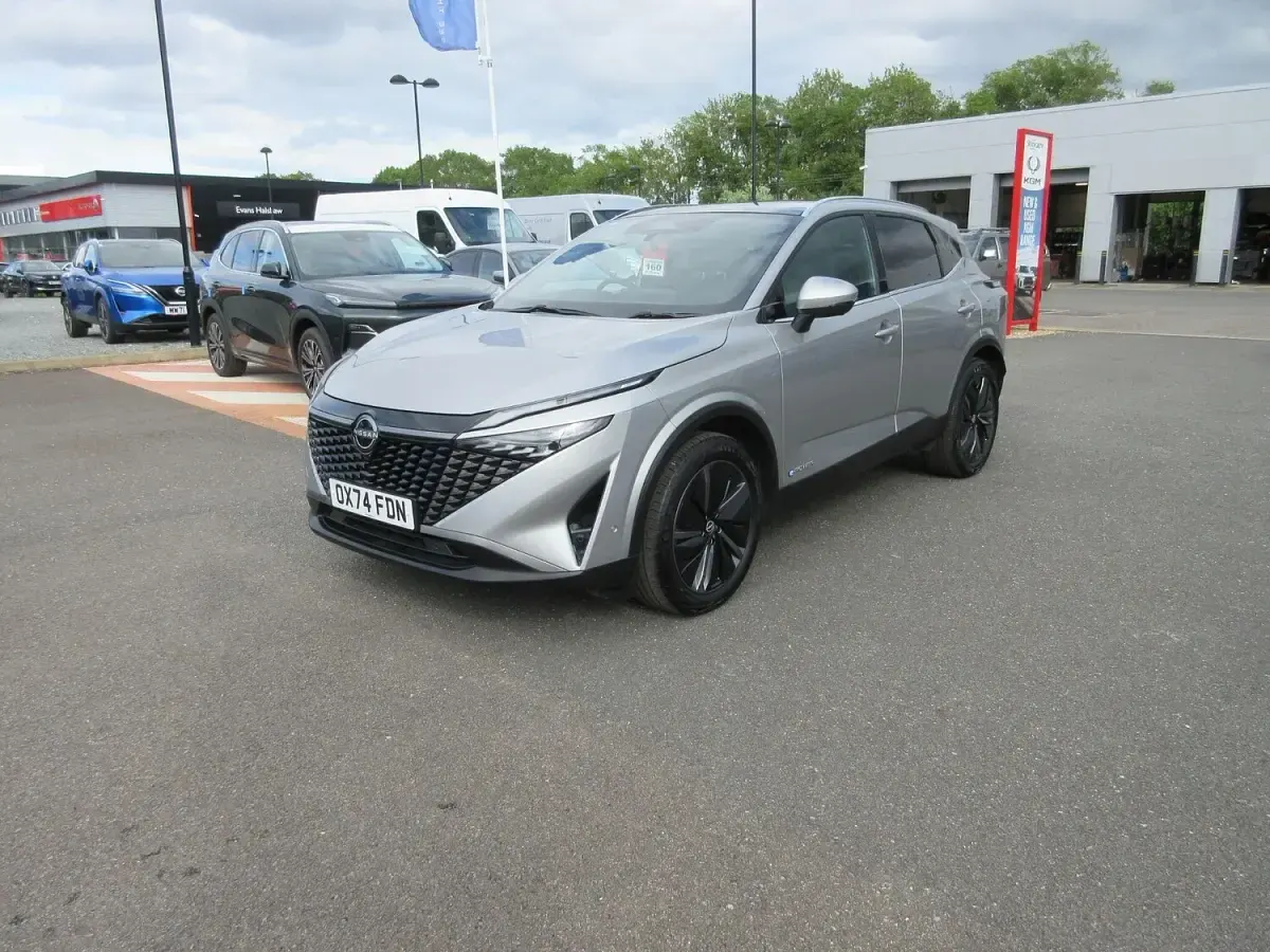 Used Nissan Qashqai Tekna 190 HP (139 kW) 2025 Silver SUV