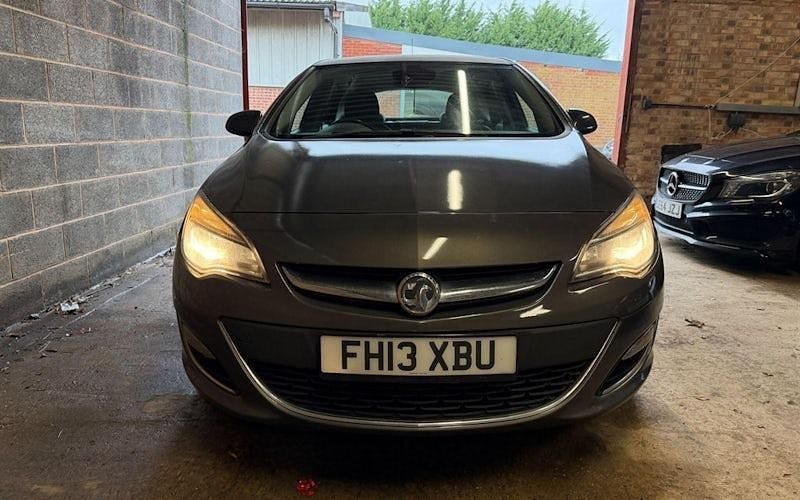 Used Vauxhall Astra 116 HP (85 kW) 2013 Hatchback