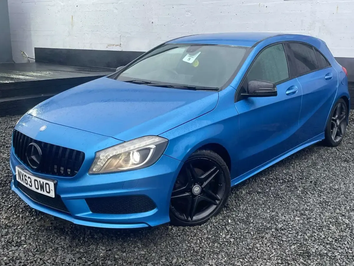 Käytetty Mercedes A200 AMG 2013 Sininen Viistoperä