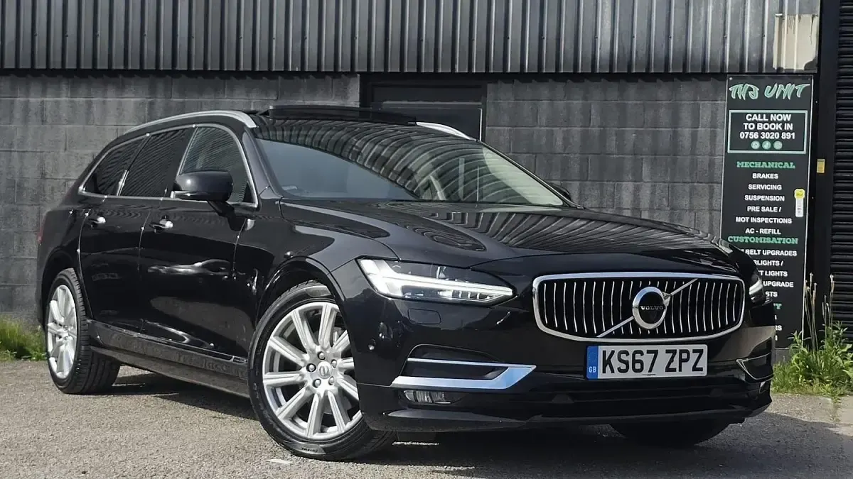 Used Volvo V90 Inscription 190 HP (139 kW) 2017 Black Estate