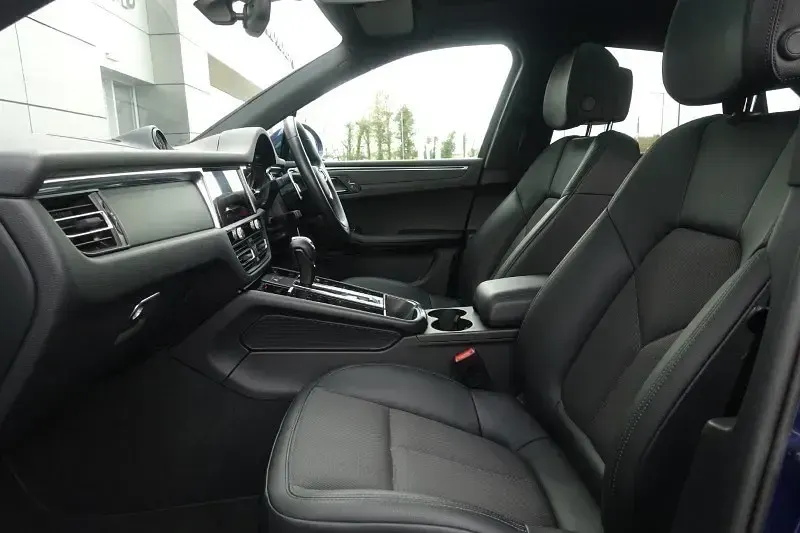 Second-hand Porsche Macan 2022 Albastru SUV