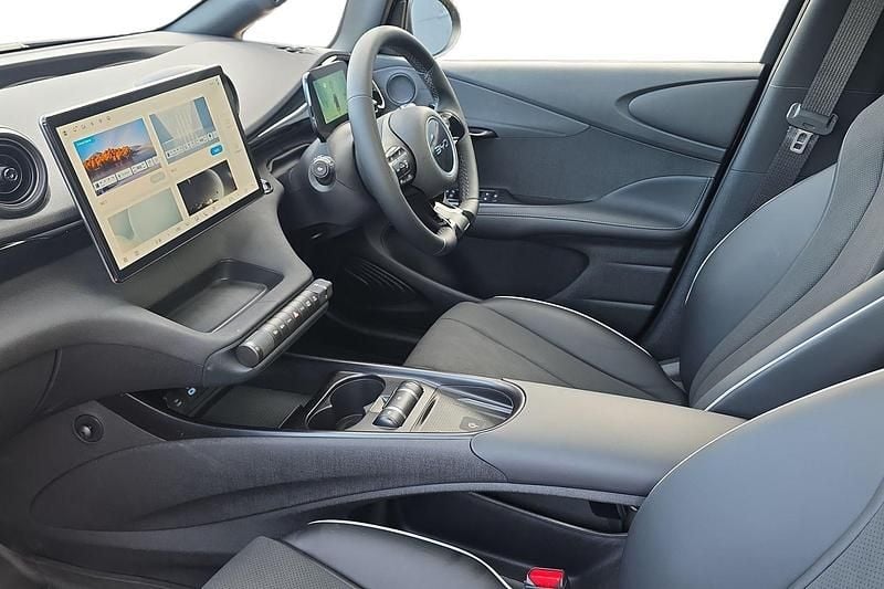 Used BYD Dolphin Design 150 kW (204 HP) 2025 Black Hatchback