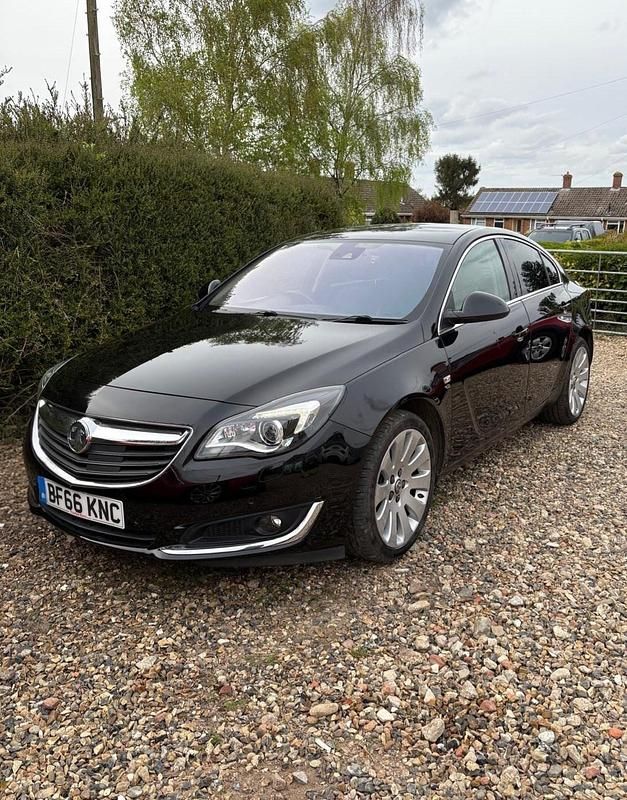 Second-hand Vauxhall Insignia Elite 2016 Negru Hatchback