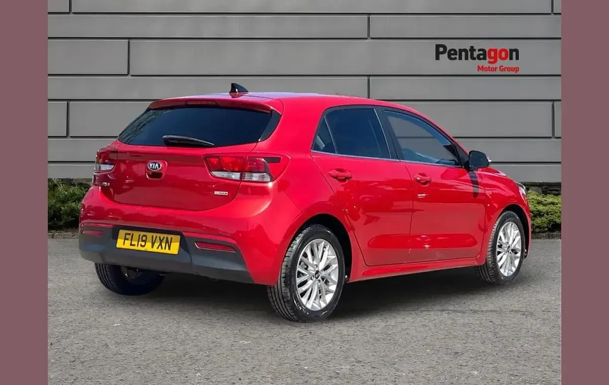 Used Kia Rio 99 HP (72 kW) 2019 Red Hatchback