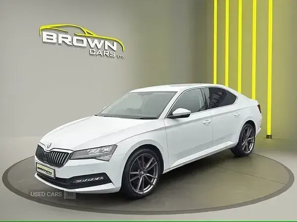 Used Skoda Superb SE 150 HP (110 kW) 2022 White Hatchback