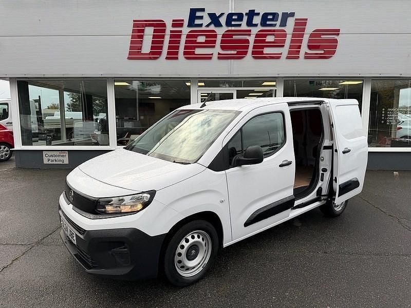 Używany Vauxhall Combo 101 KM (74 kW) 2024 Biały Van