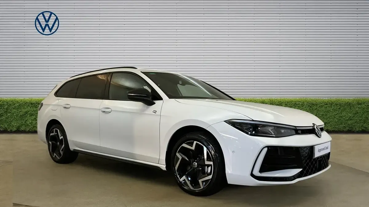 Used VW Passat R-line 272 HP (200 kW) 2025 Estate