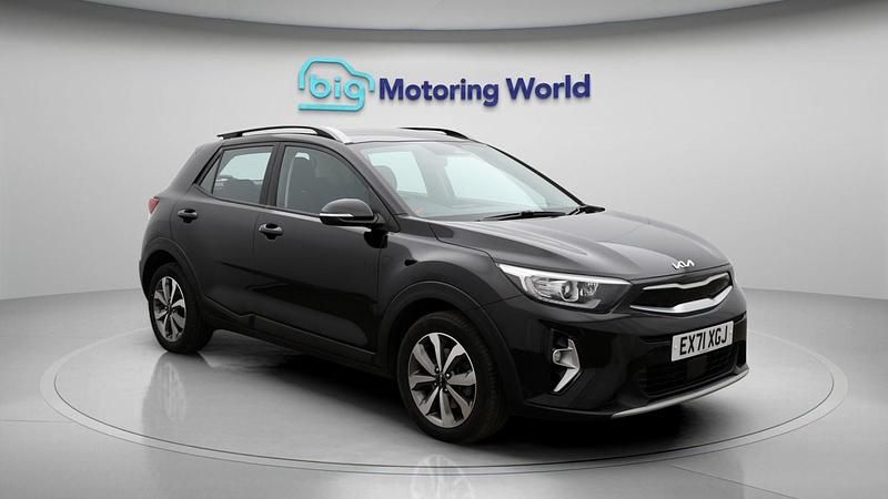 Black Used 2021 Kia Stonic SUV | £11,700 (Good price) - Image 1/4