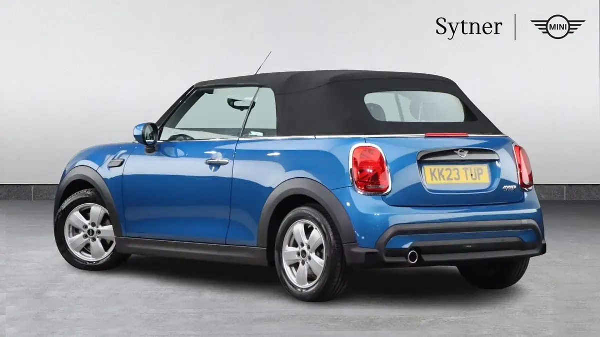 Usado Mini Cooper Classic 134 CV (98 kW) 2023 Azul Utilitario