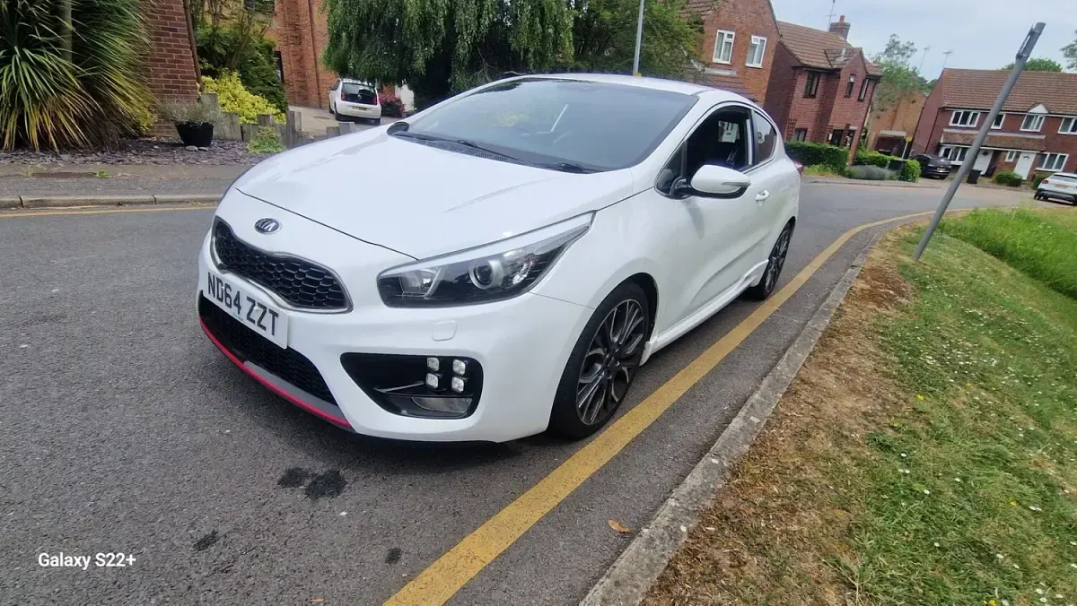 Used Kia ProCeed GT 2015 White Hatchback