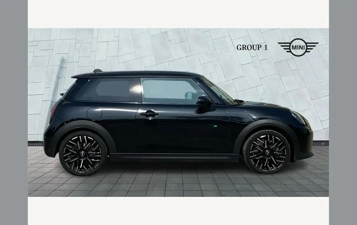 Used Mini Cooper Exclusive 114 kW (156 HP) 2025 Black Hatchback