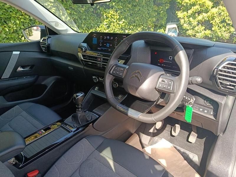 Used Citroën C4 PureTech 127 HP (93 kW) 2022 White Hatchback