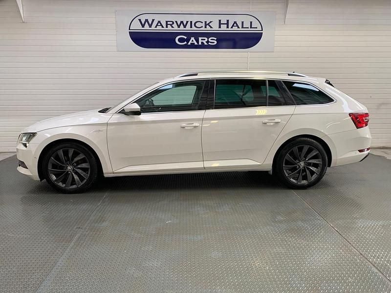 Used Skoda Superb LAURIN & KLEMENT 150 HP (110 kW) 2016 White Estate