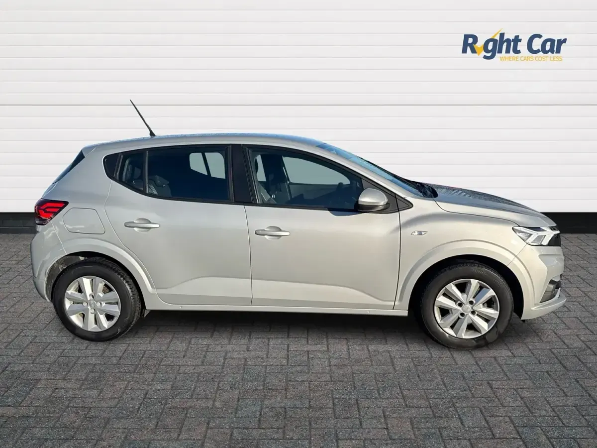 Usado Dacia Sandero Expression 100 HP (73 kW) 2023 Cinzento Citadino