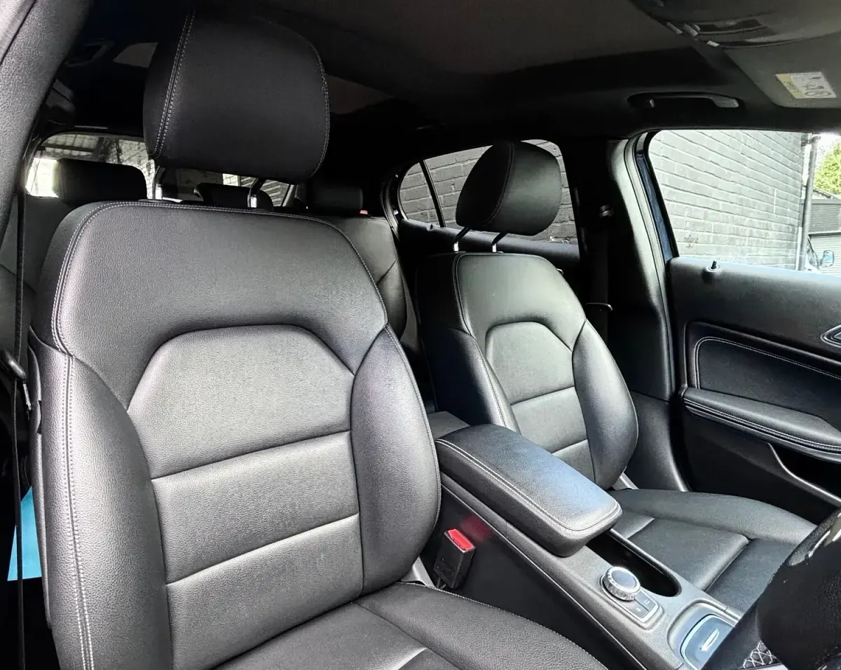 Used Mercedes GLA200 Premium Plus 136 HP (100 kW) 2017 Blue SUV