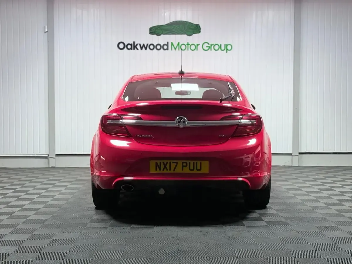 Used Vauxhall Insignia Edition 170 HP (125 kW) 2017 Red Hatchback