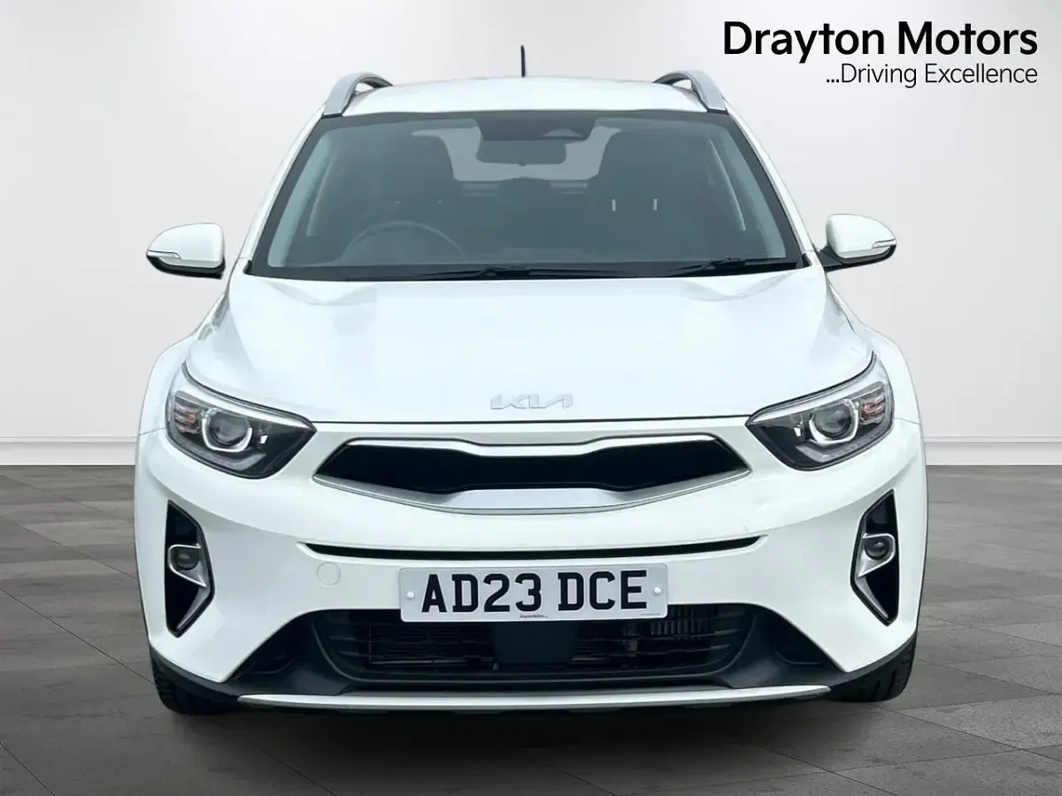 Used Kia Stonic 99 HP (72 kW) 2023 White SUV