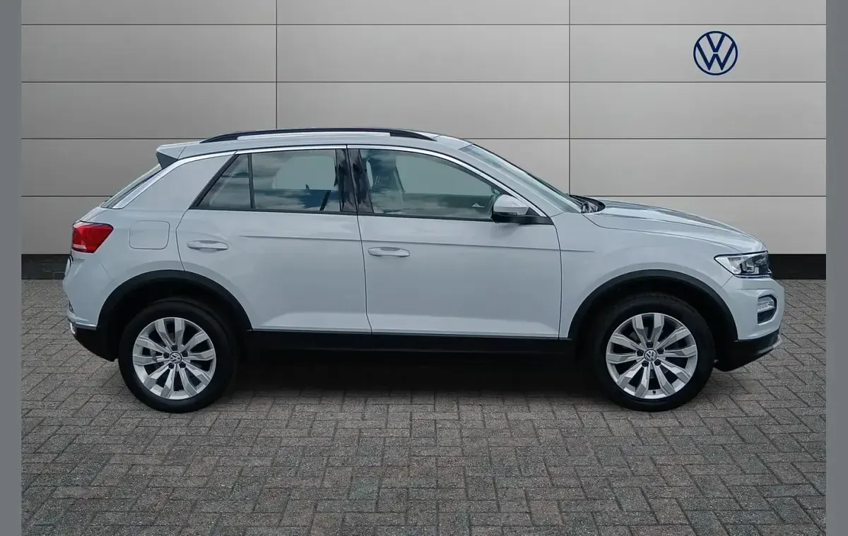 Używany VW T-Roc SE 150 KM (110 kW) 2019 Srebrny SUV