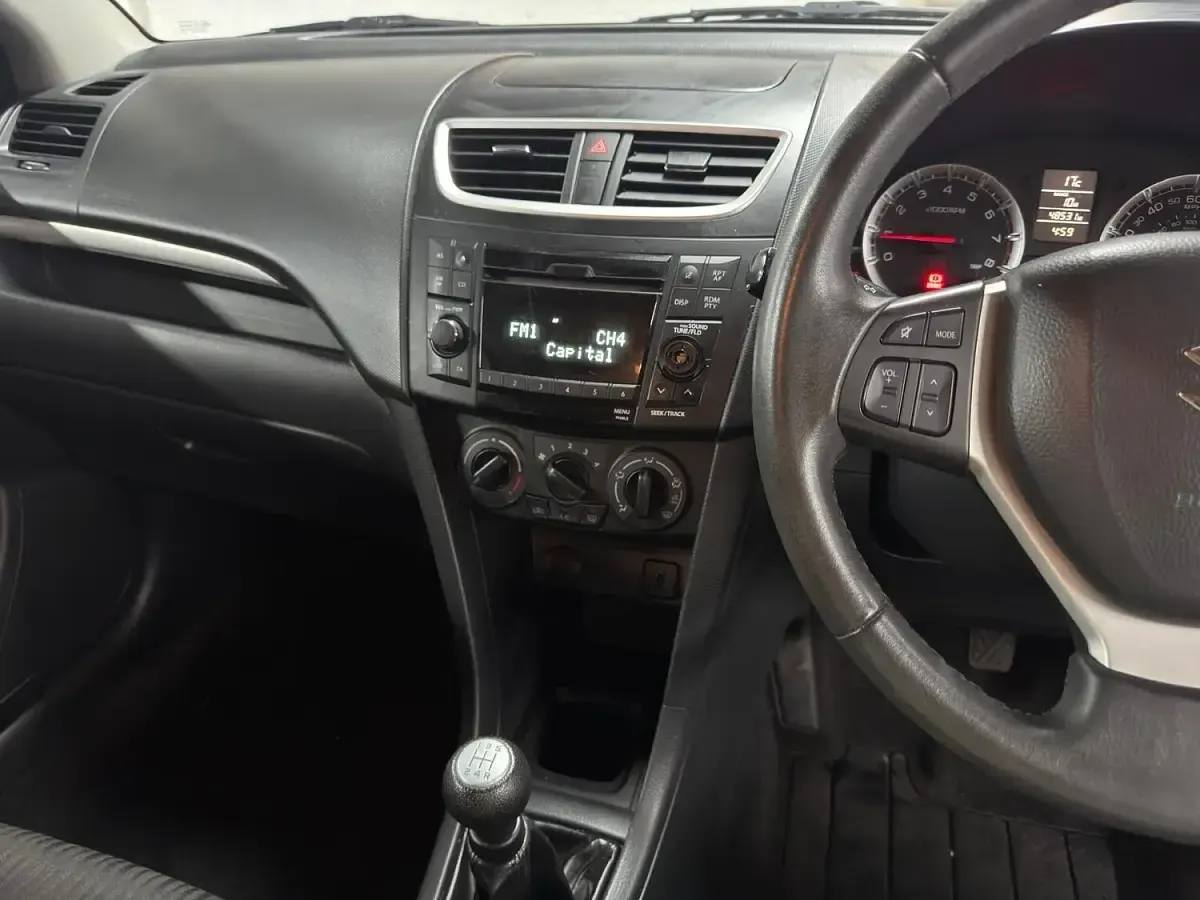 Used Suzuki Swift SZ3 94 HP (69 kW) 2012 Red Hatchback