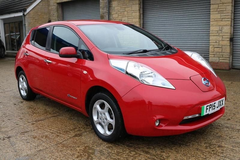 Used Nissan Leaf Acenta 80 kW (109 HP) 2015 Red Hatchback