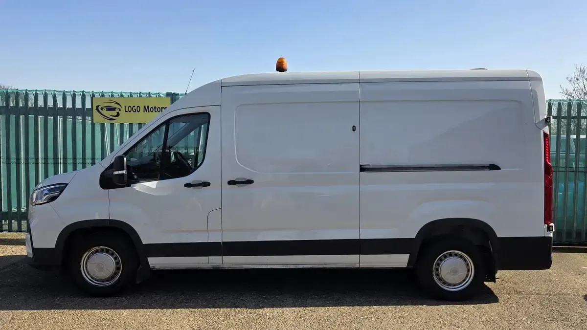 Usado Maxus V90 161 HP (118 kW) 2021 Branco Van