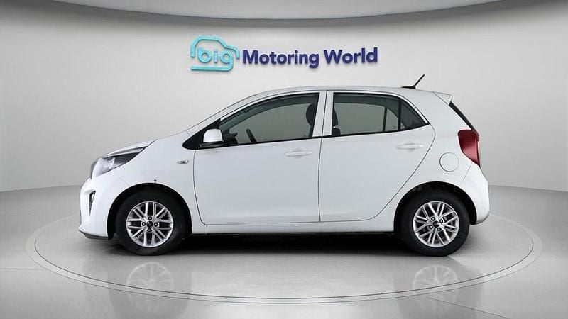 Second-hand Kia Picanto 66 CP (48 kW) 2022 Alb Hatchback