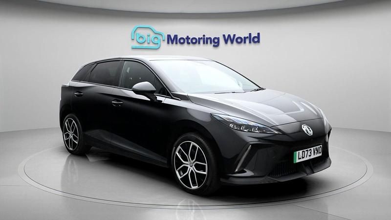 Begagnad MG MG4 EV Trophy 319 kW (435 HK) 2023 Svart Halvkombi
