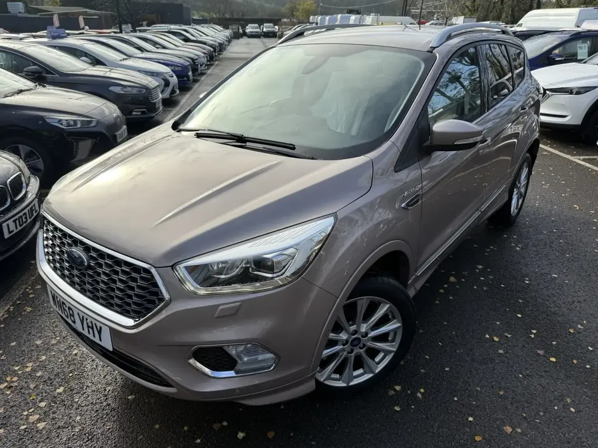 Second-hand Ford Kuga Vignale 182 CP (133 kW) 2018 Maro SUV