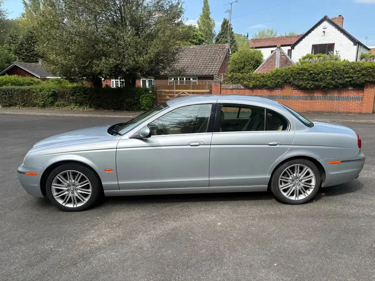 Second-hand Jaguar S-Type SE 207 CP (152 kW) 2007 Argintiu Berlinǎ