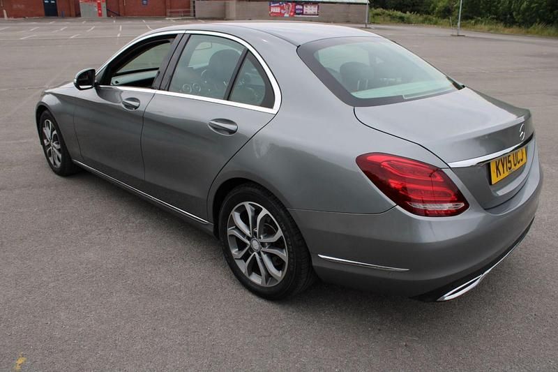 Used Mercedes C250 204 HP (150 kW) 2015 Silver Sedan