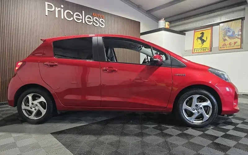 Used Toyota Yaris 101 HP (74 kW) 2016 Hatchback