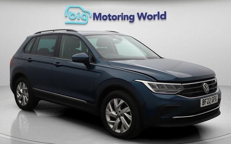 Used 2024 VW Tiguan Life SUV | £17,025 (Super price) - Image 1/4