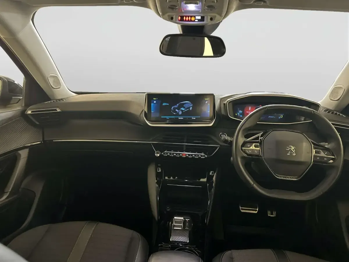 Second-hand Peugeot e-2008 Allure+ 100 kW (136 CP) 2022 Portocaliu SUV